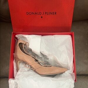 Donald J. Pliner Women's Nude Heels